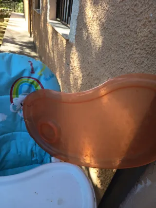 Trona infantil blanca y naranja