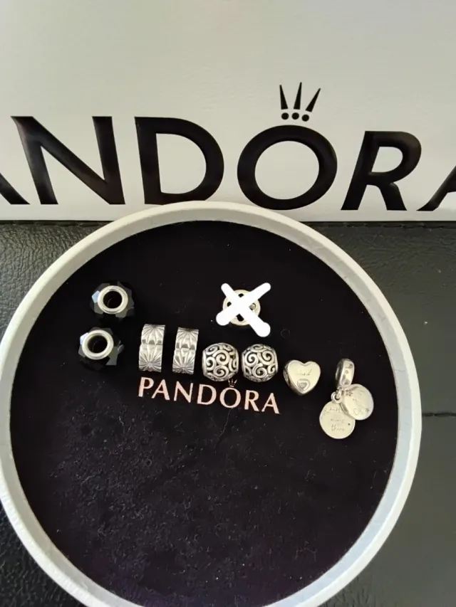 Pulsera Pandora con charms plata