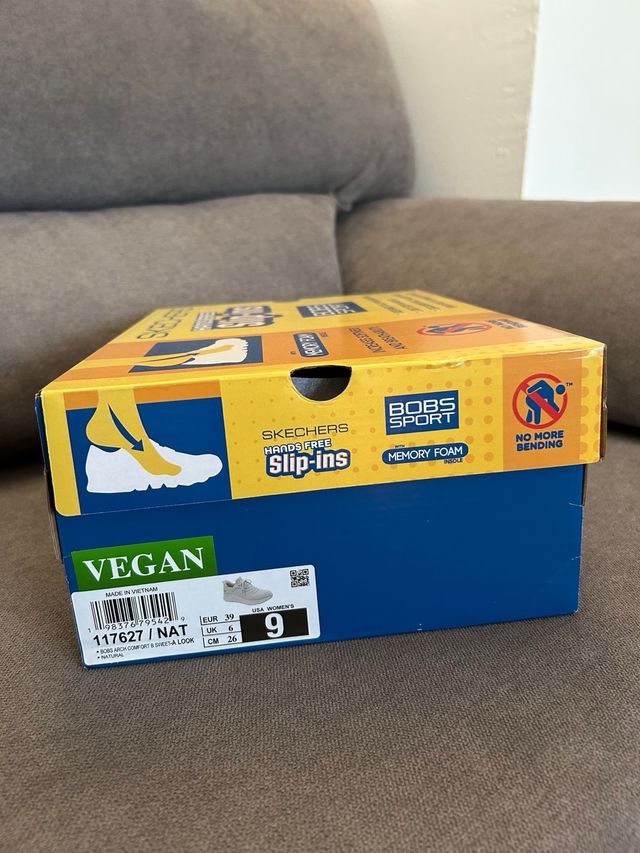 Zapatillas Skechers Mujer. Talla 39. Nuevas.