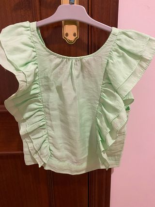 Blusa verde con volantes