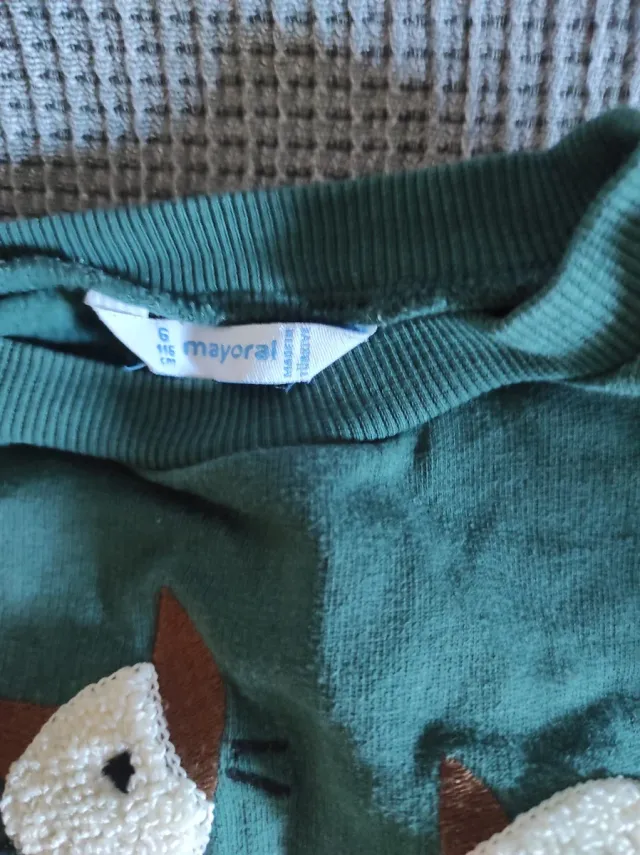 2 sudaderas de niña Mayoral y boboli de 6 años.