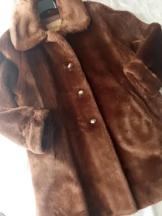 Pelliccia ecologica vintage marrone