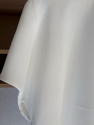 Blusa blanca Calvin Klein.