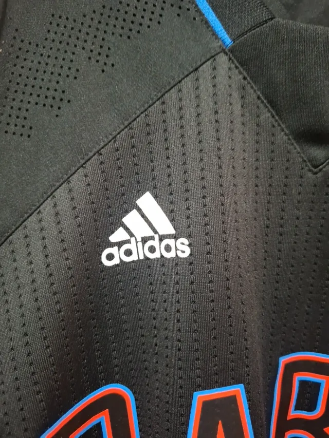 Camiseta Baloncesto Adidas París Negra talla M/L