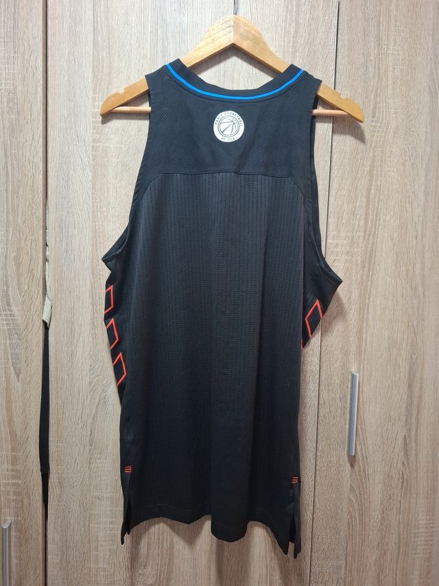 Camiseta Baloncesto Adidas París Negra talla M/L