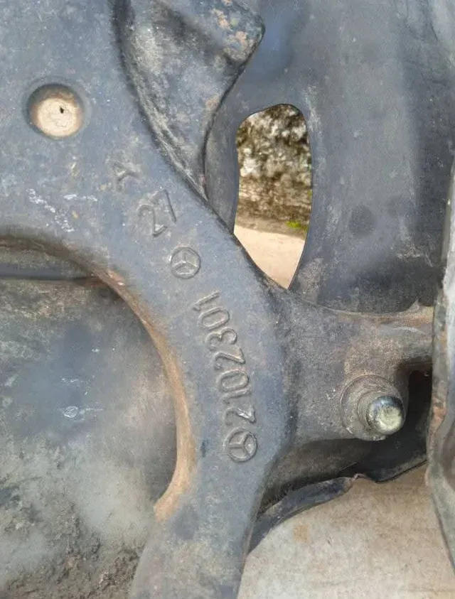 Mangueta Delantera Derecha Mercedes - E - W210.