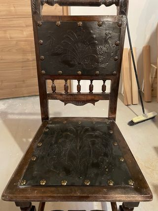 Sillas de madera tallada estilo antiguo