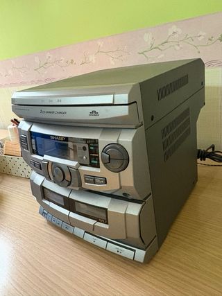 Mini cadena Sharp 3-CD Drawer Changer