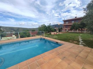 Chalet en venta en Vallirana