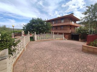 Chalet en venta en Vallirana