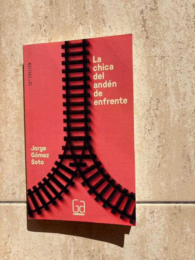 La chica del andén de enfrente