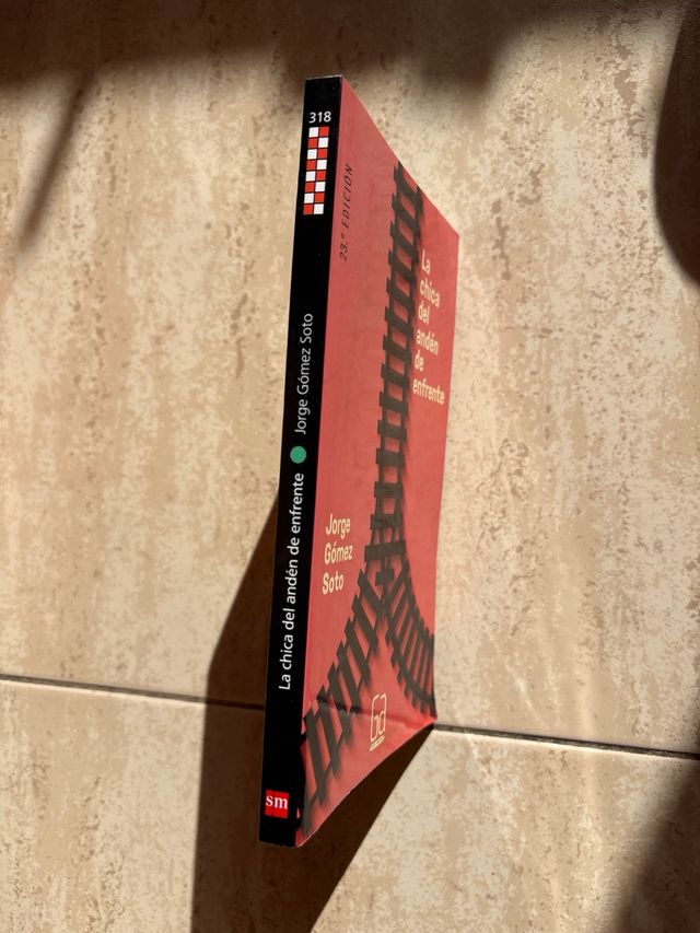 La chica del andén de enfrente