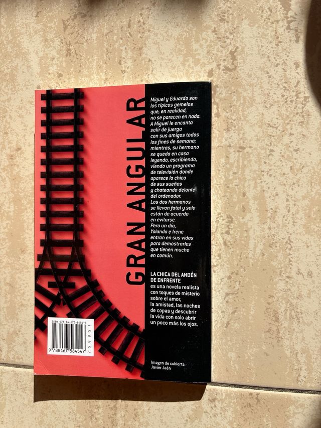 La chica del andén de enfrente