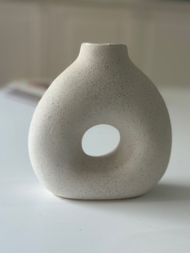Jarrón Cerámica Hueco Circular Beige Gris
