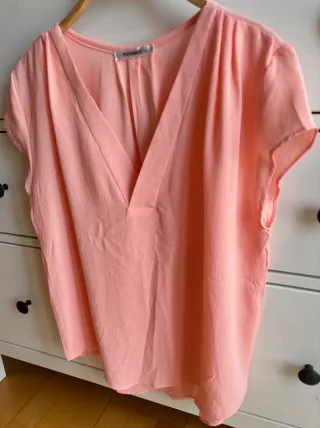 Blusa T. M rosa escote de pico de Minako