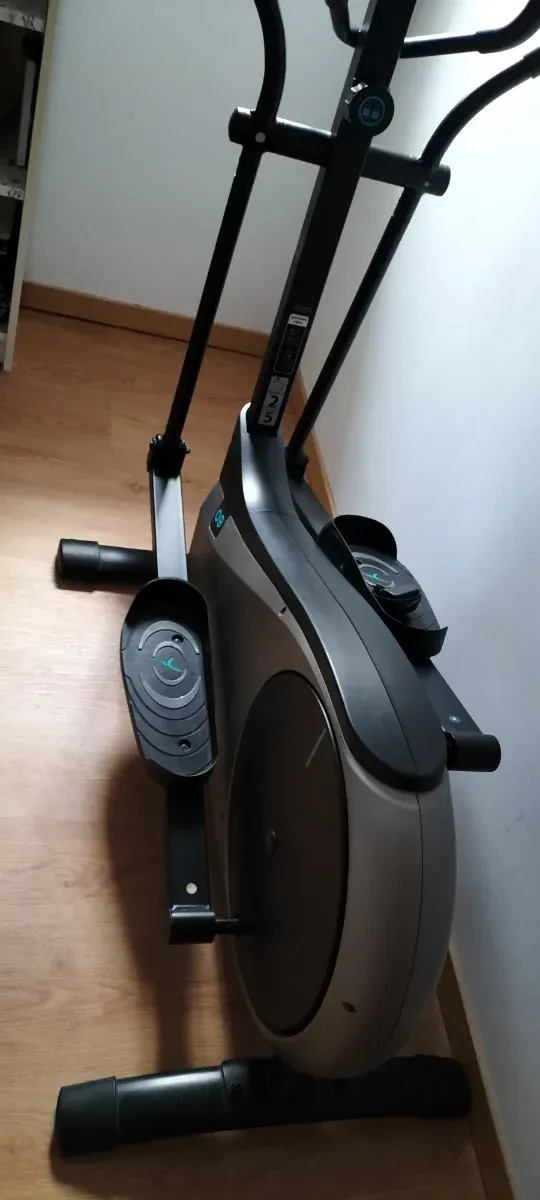 Bicicleta Elíptica Gris y Negra