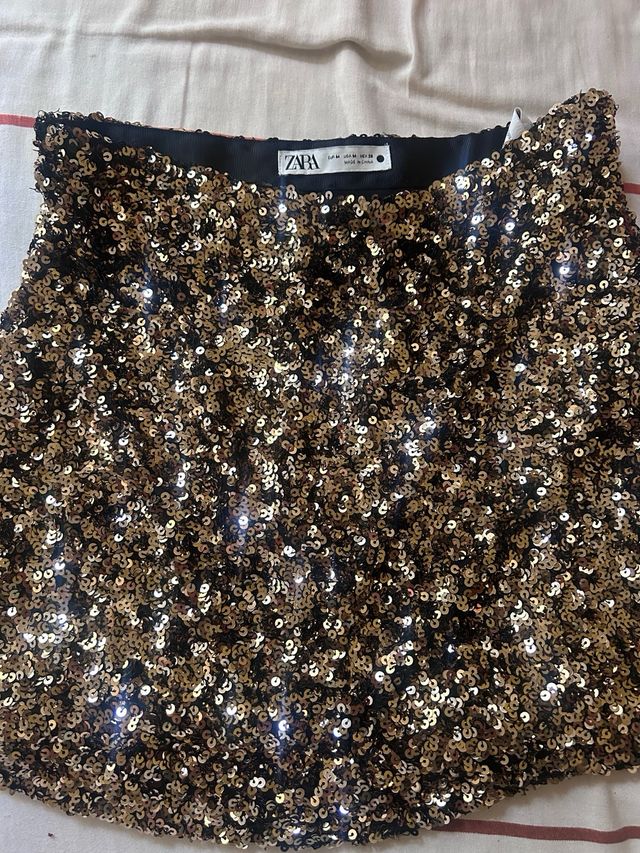 Falda Zara lentejuelas doradas y negras