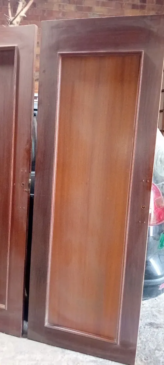 Puertas de madera maciza