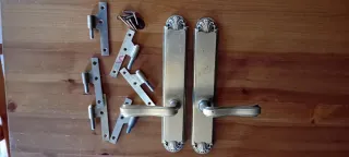 Puerta de madera maciza