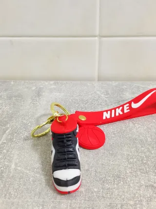 Portachiavi Scarpa Nike con Pallone