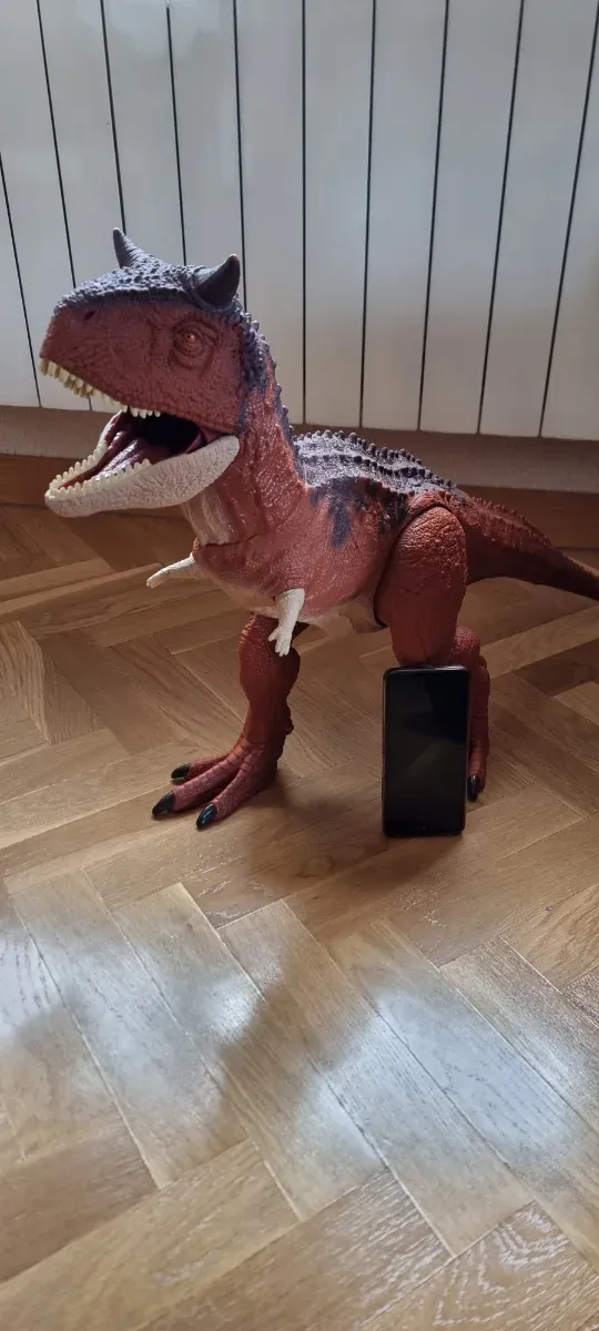 Carnotaurus Colosal Juguete Dinosaurio