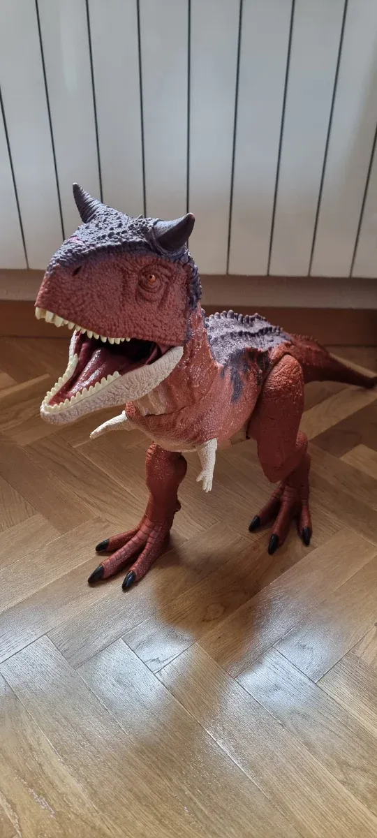 Carnotaurus Colosal Juguete Dinosaurio