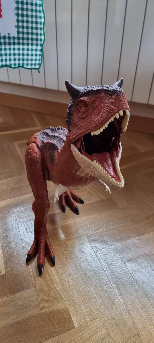 Carnotaurus Colosal Juguete Dinosaurio
