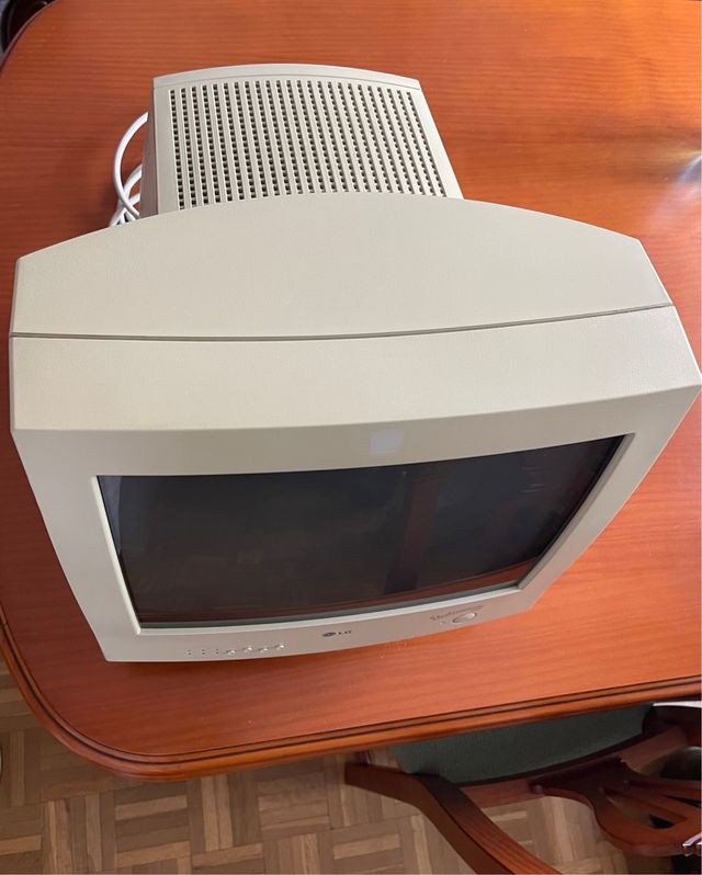 Monitor LG Studioworks 520S Beige