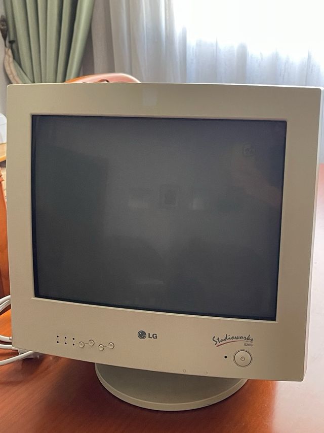 Monitor LG Studioworks 520S Beige