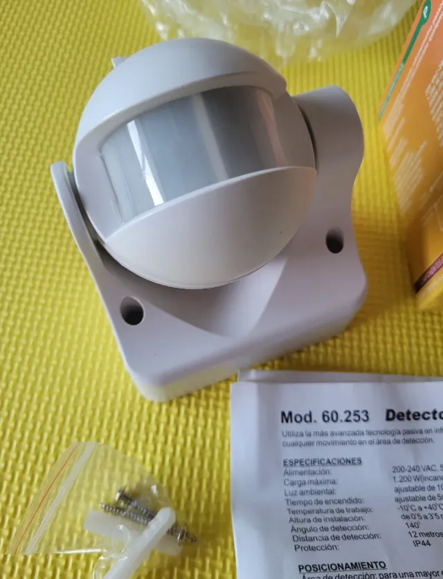 DETECTOR DE MOVIMIENTO PIR 180° MODELO 60.253