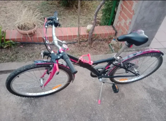 Bicicleta niña rosa y negra