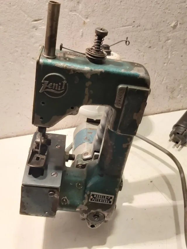 Máquina portátil ZENIT de coser sacos