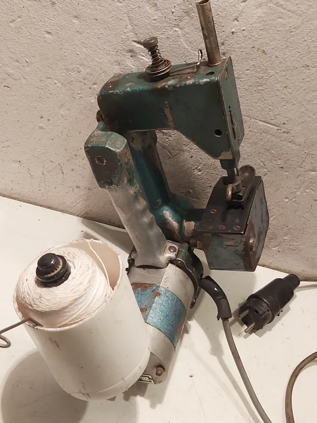 Máquina portátil ZENIT de coser sacos