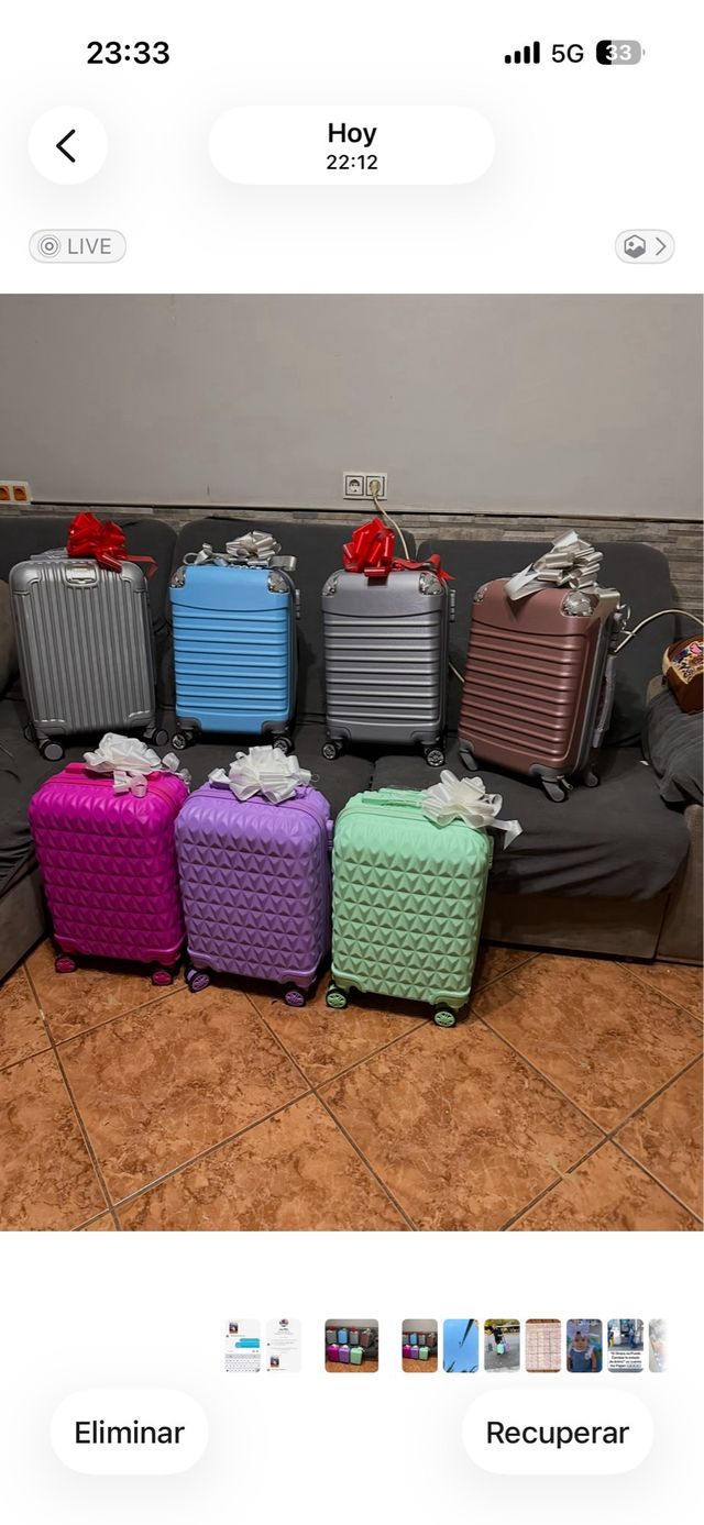 Maleta de viaje llena de chocolates