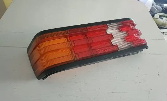 Mercedes W123 Pilot/Tulipa