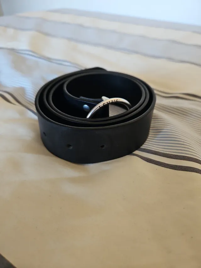 Cinturón Levi's Negro Hebilla Metálica