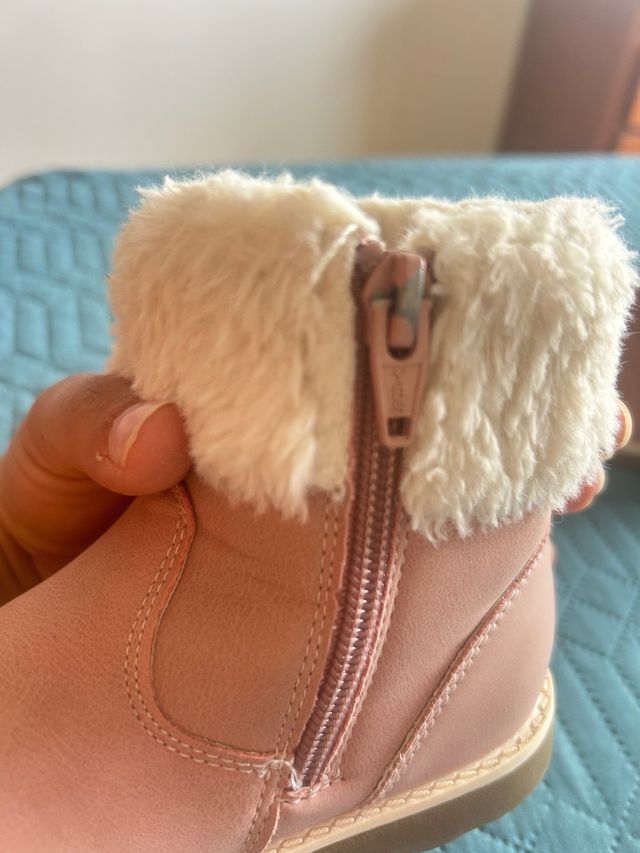 Botitas niña rosas con pelo