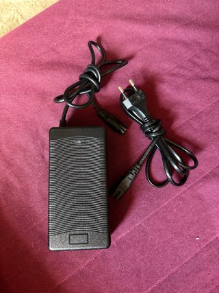 Cargador Zcougar / ZRino Patinete Eléctrico