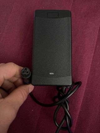 Cargador Zcougar / ZRino Patinete Eléctrico