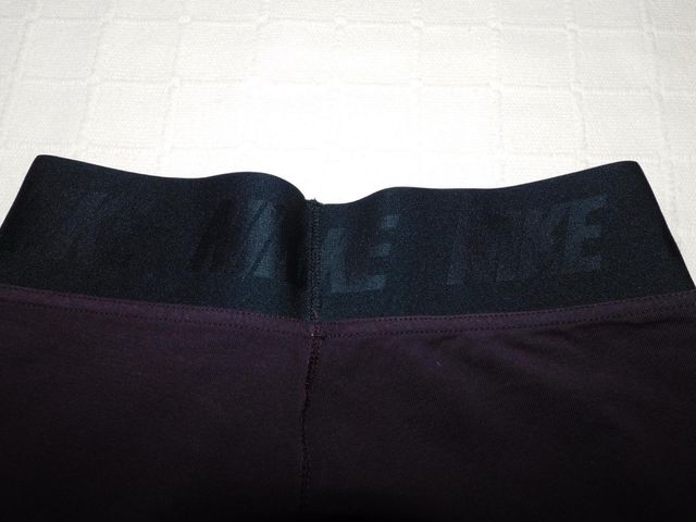 Mallas Nike granate y negro