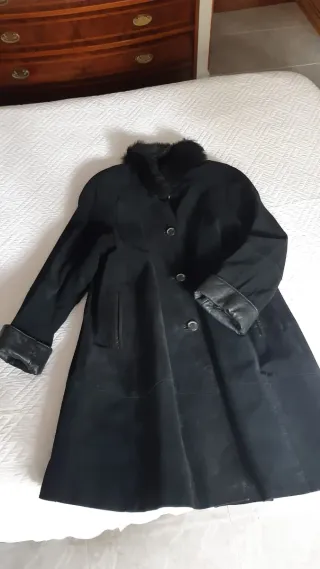 Abrigo de piel negro
