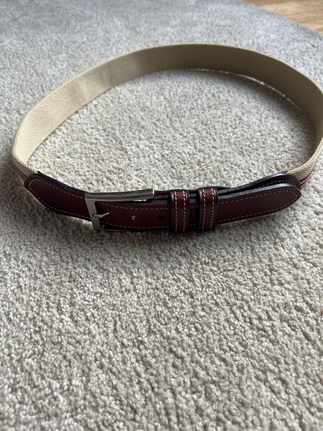 Cinturón de piel beige y marrón