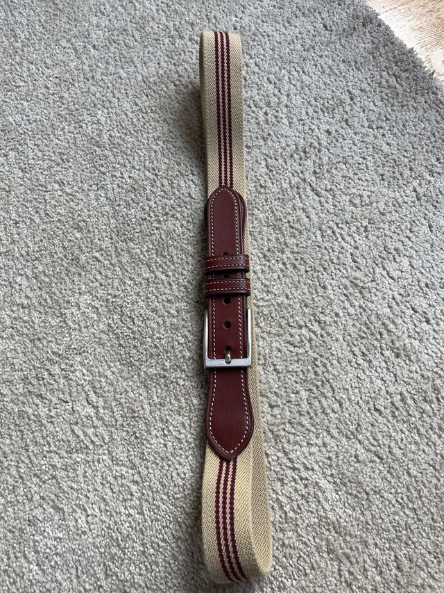 Cinturón de piel beige y marrón