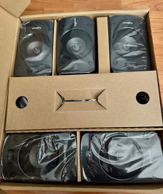 Logitech Z906 THX 1000W Surround Sound