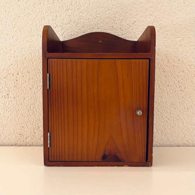 Caja llavero de madera