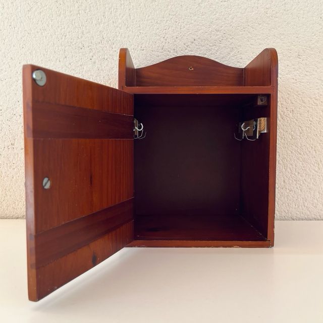 Caja llavero de madera