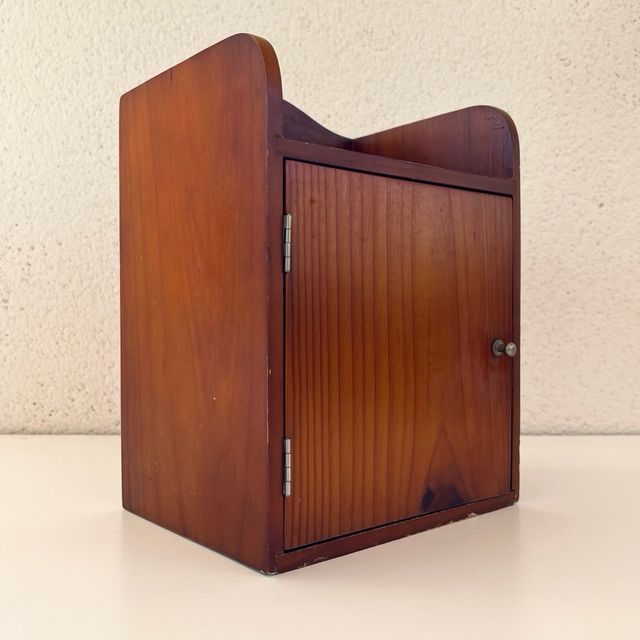 Caja llavero de madera