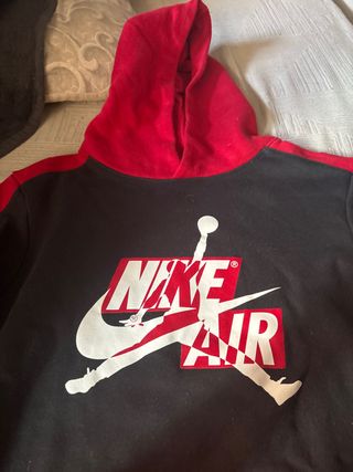 Sudadera Jordan Negra y Roja