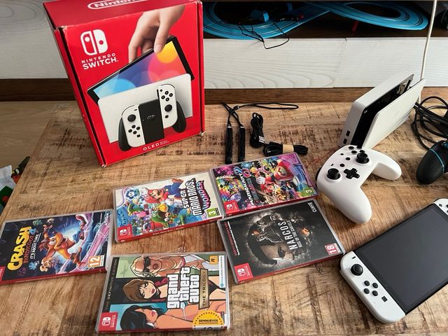 Nintendo Switch OLED Blanca y Negra