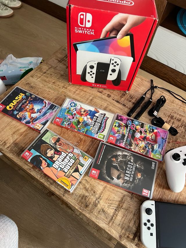 Nintendo Switch OLED Blanca y Negra